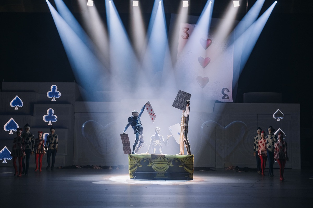 Театральное шоу